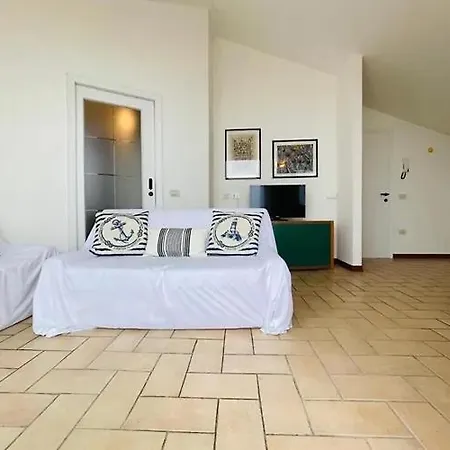 Апартаменты Attico Vista Mare Con 2 Da Letto -residence Azzurro-g Габичче-Маре