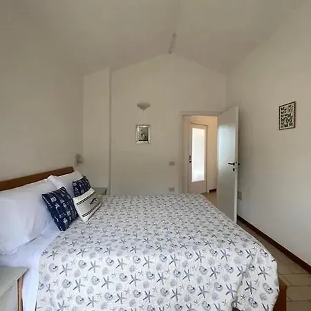 Attico Vista Mare Con 2 Da Letto -residence Azzurro-g Апартаменты *