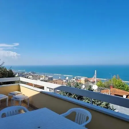 Attico Vista Mare Con 2 Da Letto -residence Azzurro-g Gabicce Mare
