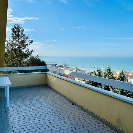 Appartamento Attico Vista Mare Con 2 Da Letto -residence Azzurro-g
